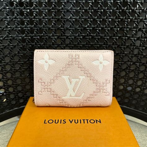 Louis Vuitton Clea Wallet 